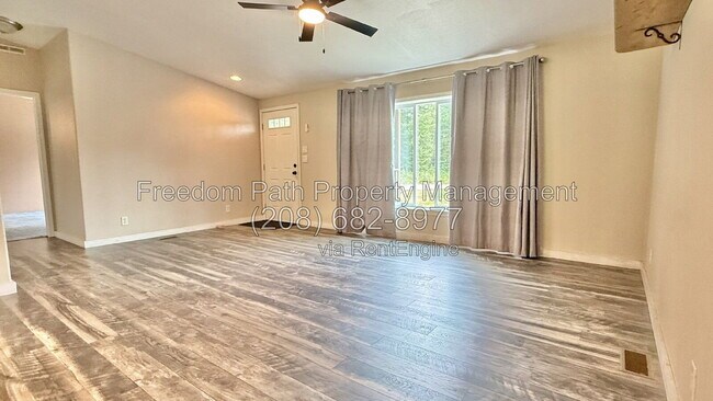 Foto del edificio - 4062 W Seasons Rd
