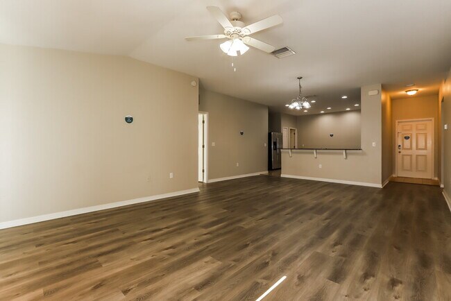 Foto del edificio - 3927 Constantine Loop