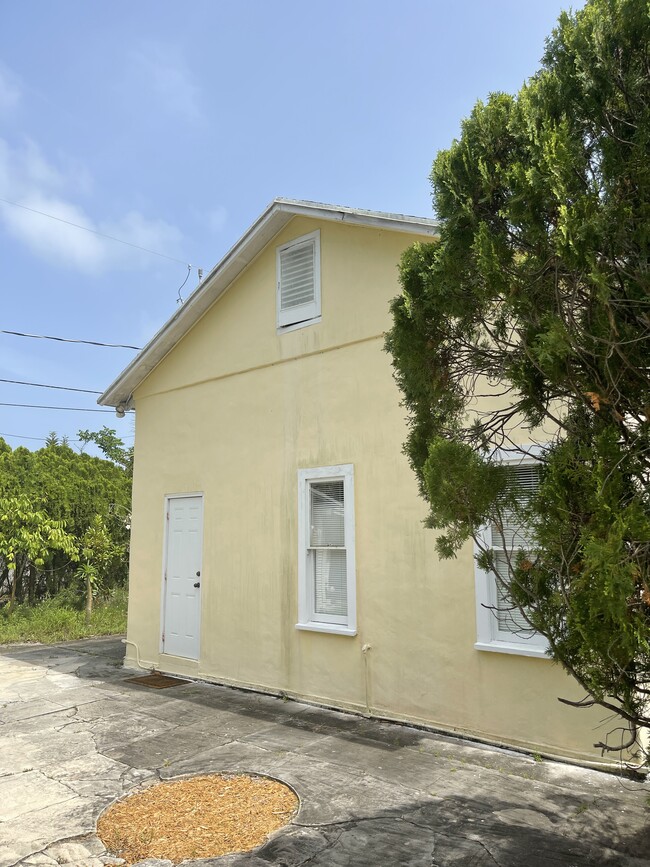 Building Photo - 1122 N Federal Hwy