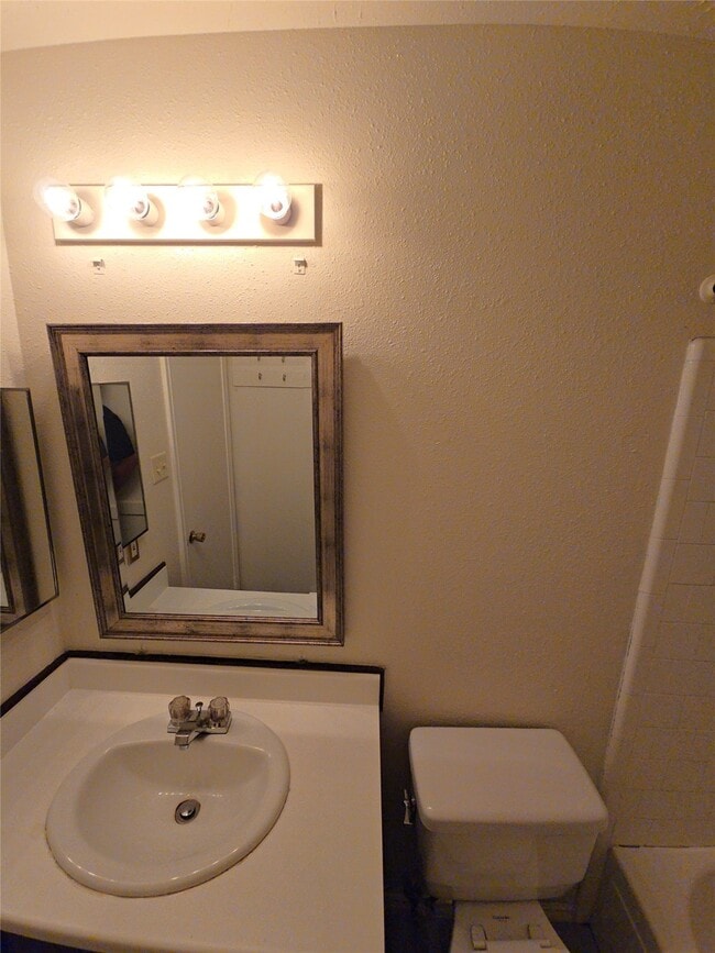 Building Photo - 3930 Mohlerbruk Dr