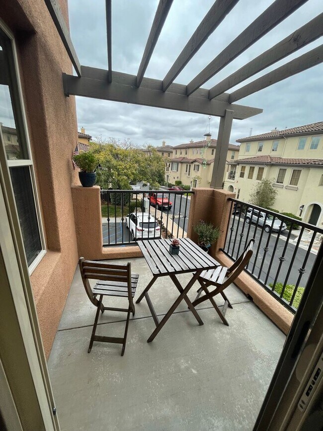 Foto del edificio - $3200 - Upgraded 2 bedroom 2 bath, 1735 sq ft townhouse in Mission Valley