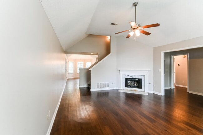 Building Photo - 7180 Fox Trot Cove