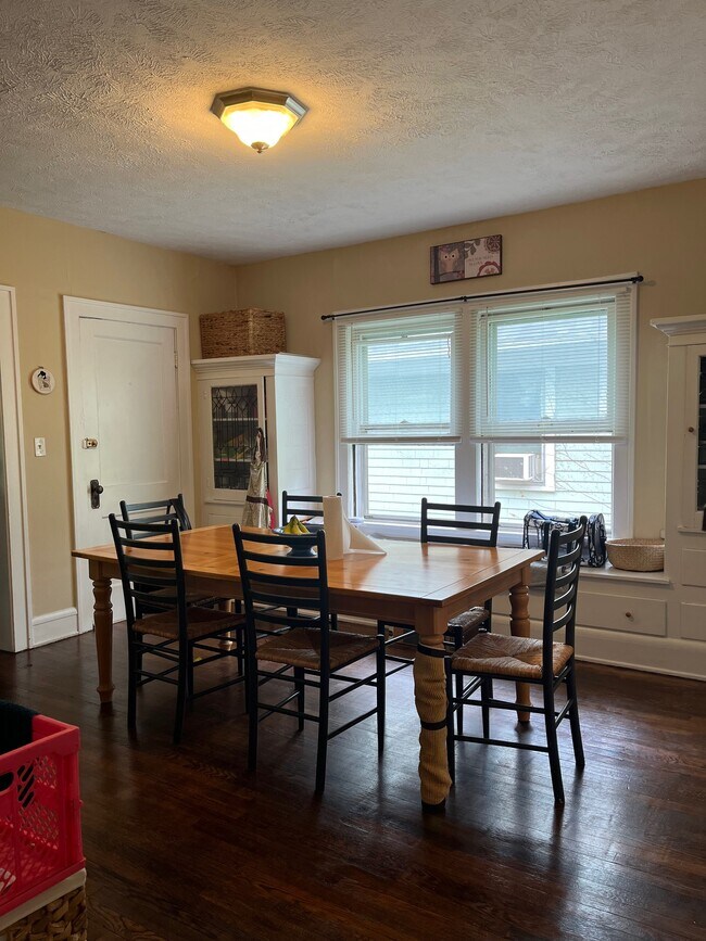 Foto del edificio - 2683 Hampshire Rd