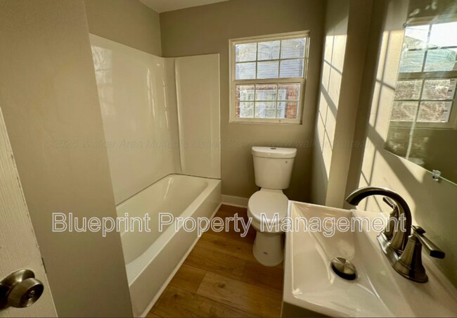 Foto del edificio - 1532 Bay Ave SW