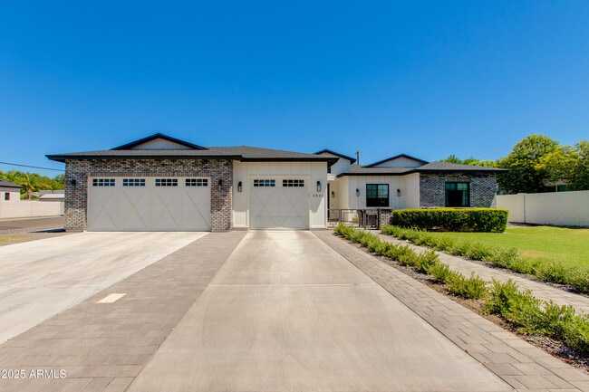 Building Photo - 3802 E Highland Ave