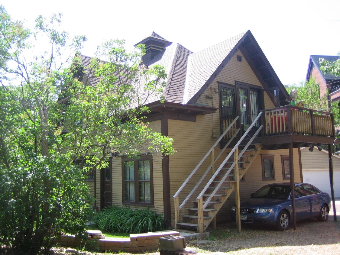 Primary Photo - 361 Summit Ave