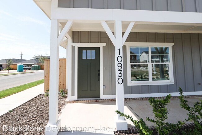 Building Photo - 3 br, 2 bath House - 10930 NORWICH AVE
