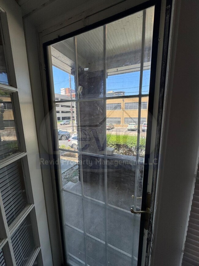 Foto del edificio - Beautiful 2 Bedroom Midtown Apartment!!
