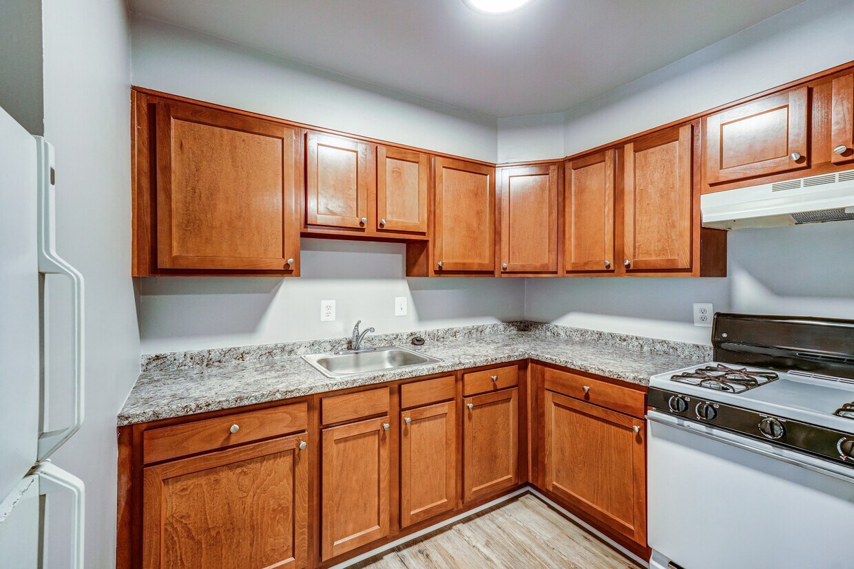 Whitehouse Manor Apartments 4013 White Ave Baltimore, MD Apartments