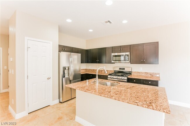 Foto del edificio - 9140 Checkerboard Ct