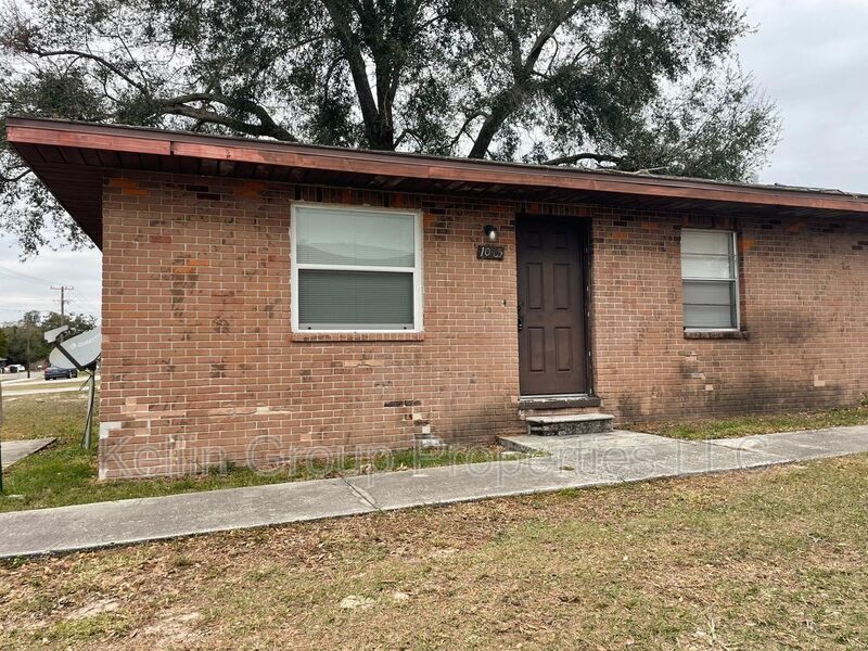 Foto principal - 1033 N Brunnell Pkwy