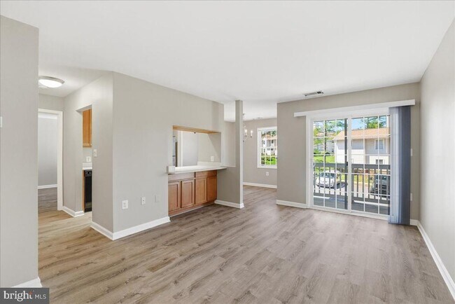 Foto del edificio - 100 Westwick Ct