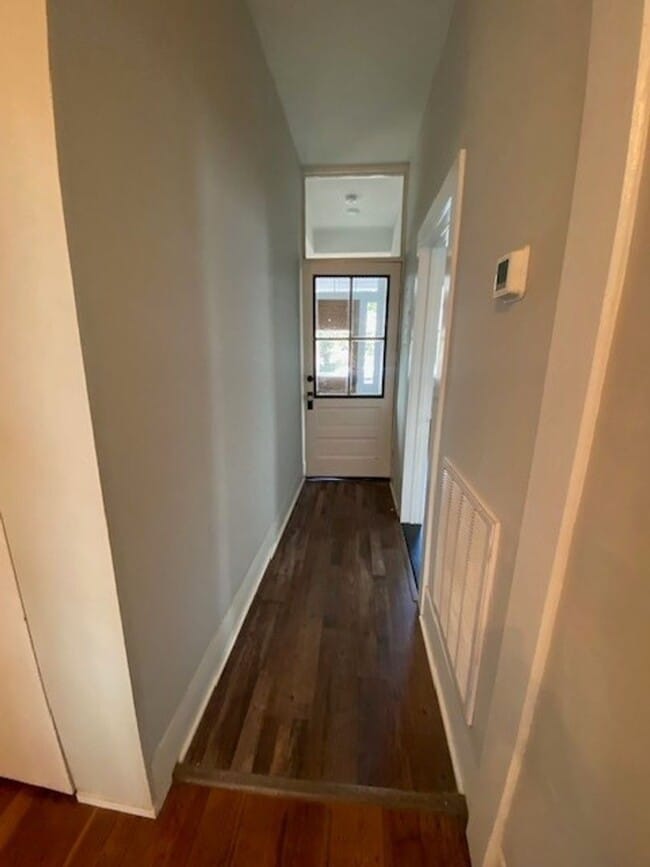 Building Photo - Welcome to your new home in Historic Downt...