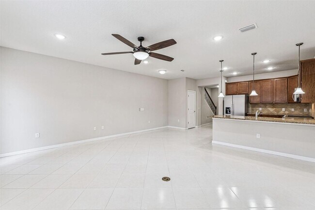 Building Photo - 7260 Duxbury Ln