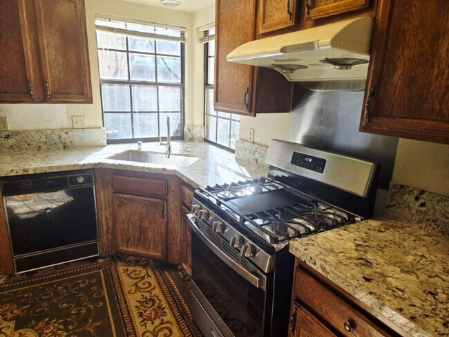 Photo - Well Maintained Townhome in Desirable Hidd...