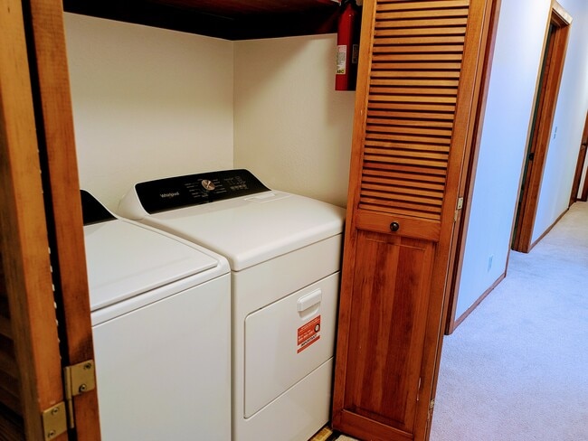 Foto del edificio - 85 Woodside Dr