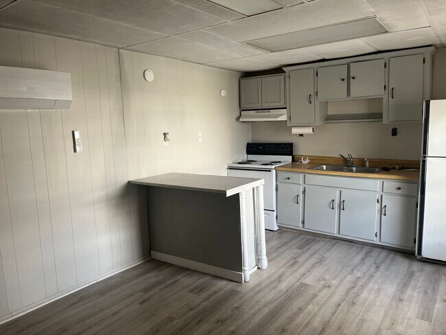Cocina pequeña - 2116 Crosley St