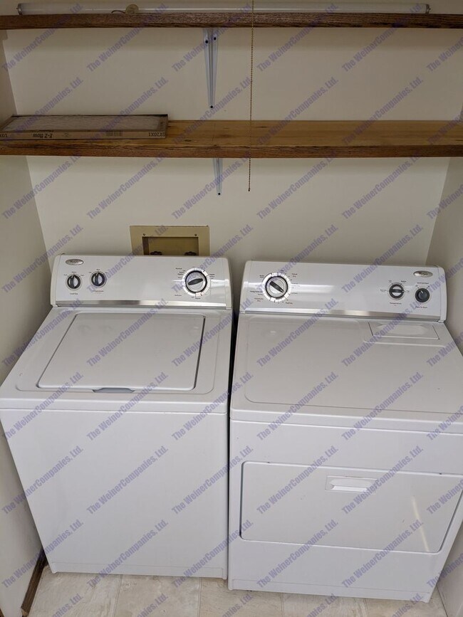 Foto del edificio - Available August 2026!