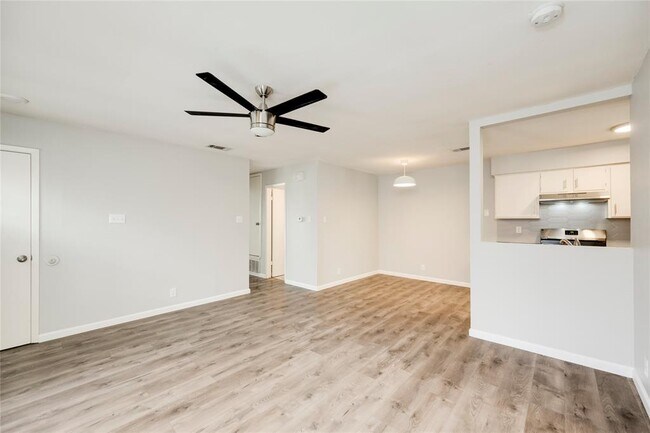 Foto del edificio - 915 Chisholm Cove