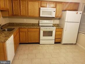 Building Photo - 76 Shetland Cir