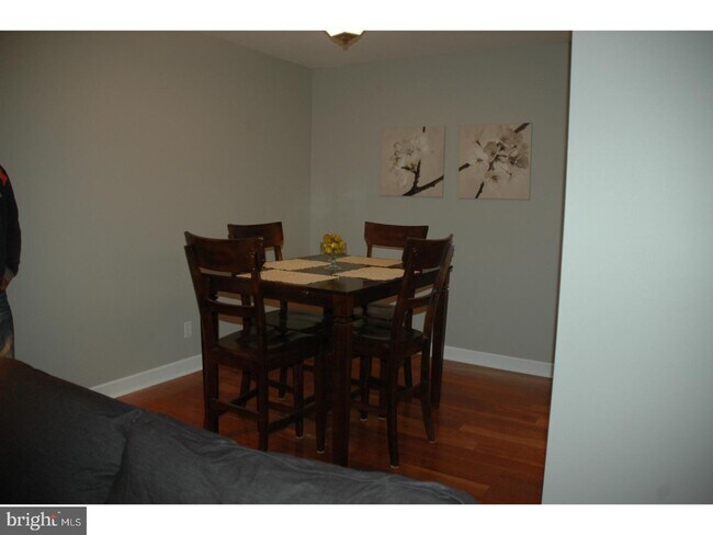 Building Photo - 294 Drummers Ln