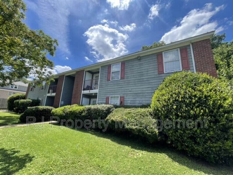 Building Photo - 595 Brister St