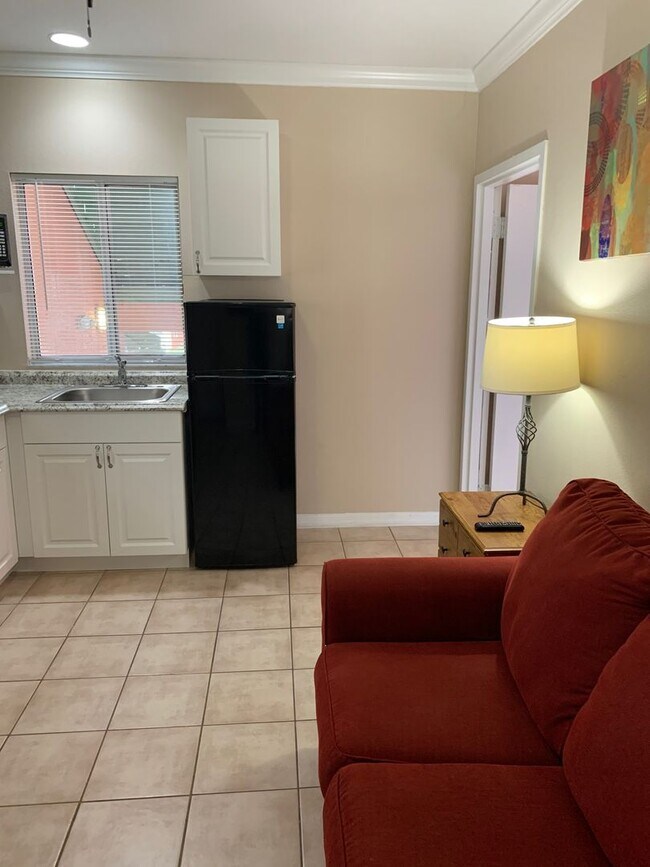 Foto del edificio - 2777 N Poinciana Blvd