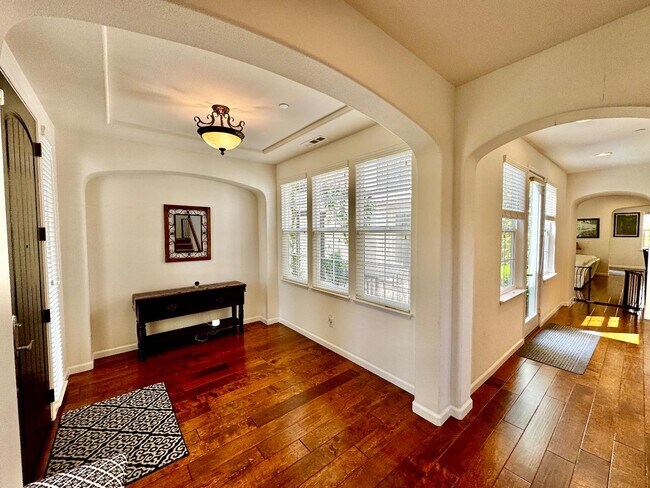 Foto del edificio - 7651 Strath Pl
