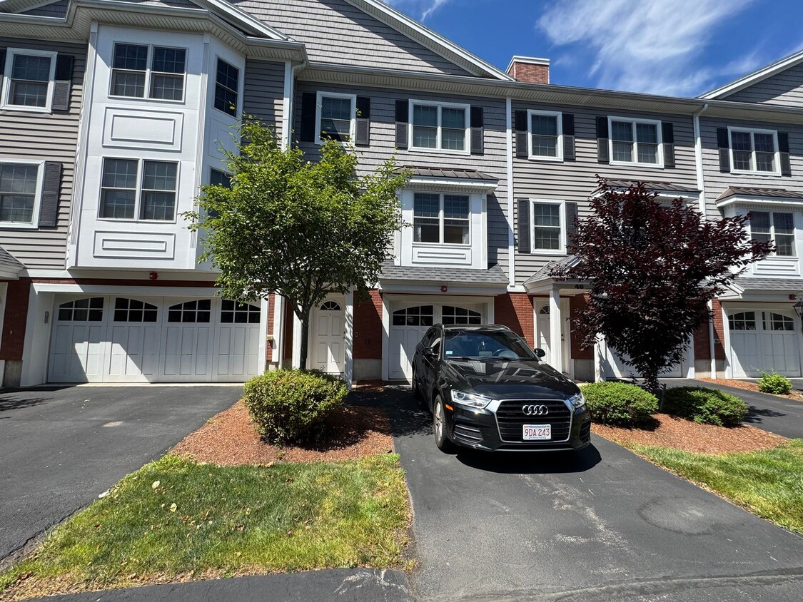 Primary Photo - Updated Two-Bedroom Corner Townhouse in Lo...