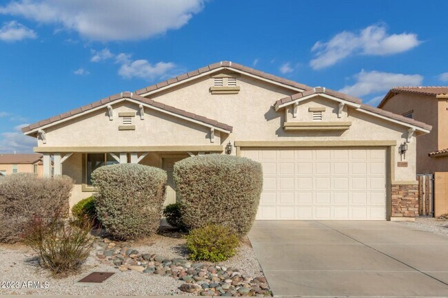 Foto del edificio - Nicely Updated 4 bed, 2 bath on corner lot