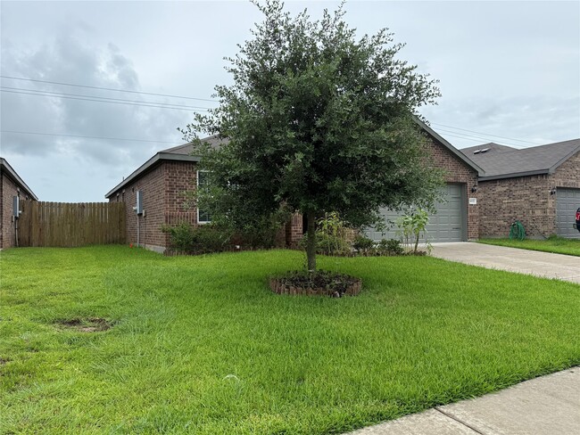 Foto del edificio - 8002 Vacek Meadows Loop