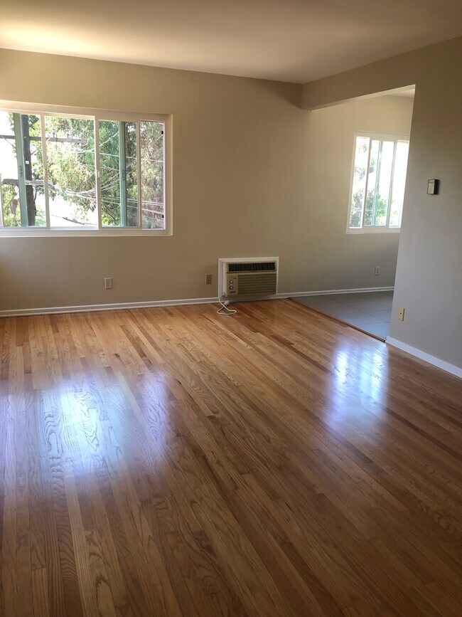 Living Room - 2005 N Alvarado St