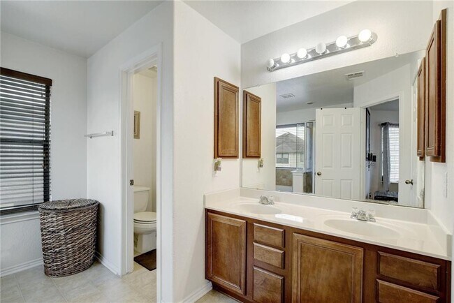 Foto del edificio - 356 Matthews Ln