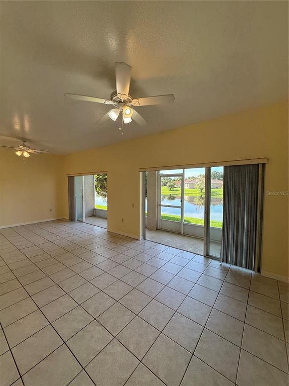 Foto del edificio - 2212 Garden Lake Dr