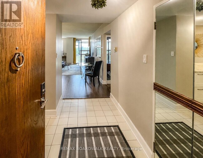 Photo du bâtiment - 2019 Carling Ave