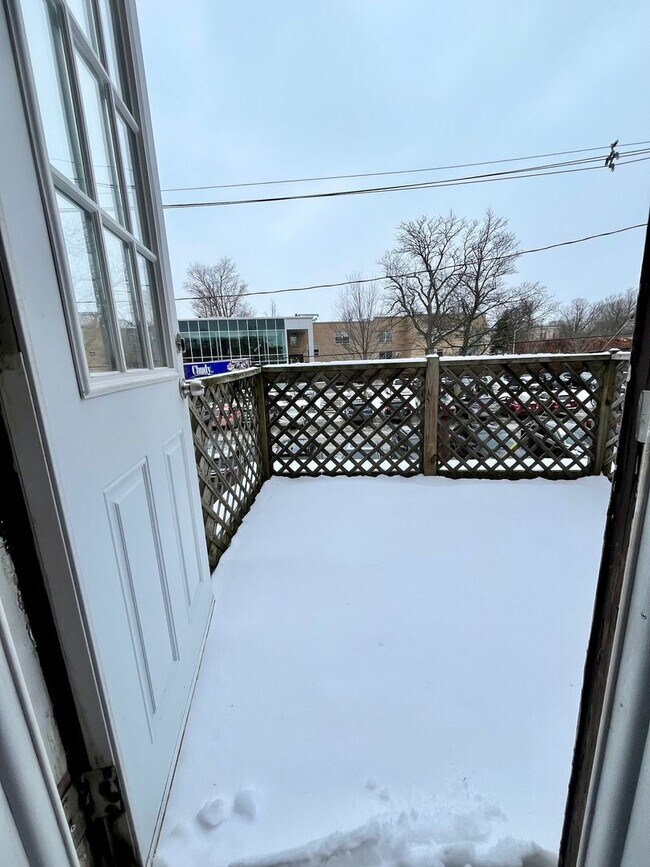 Foto del edificio - 104 Linwood Ave