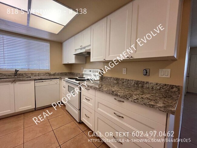 Building Photo - REDUCED RATE!!