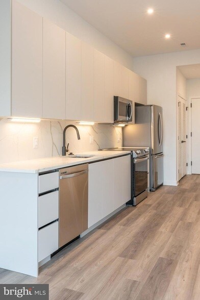 Foto del edificio - 3120 W Jefferson St