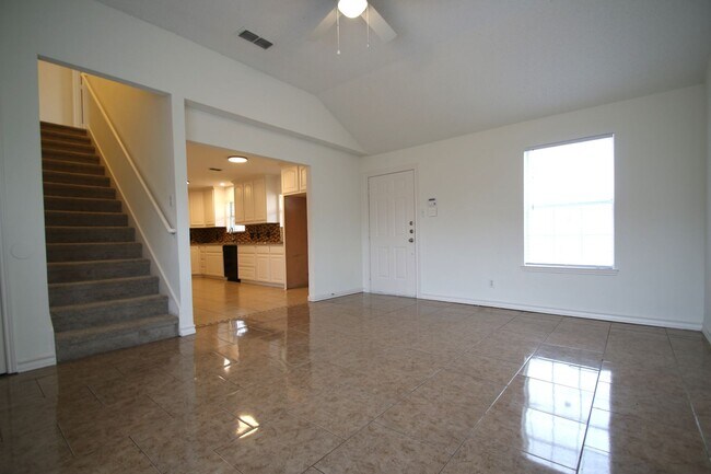 Building Photo - Upgraded 3BR Home | Granite Kitchen, High Ceilings & Gated Backyard | Minutes to Downtown Fort Worth