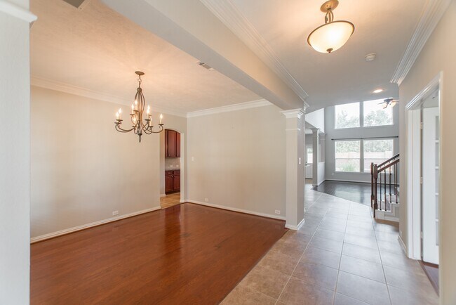 Foto del edificio - 9402 Empress Crossing Dr