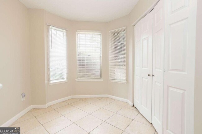 Building Photo - 7208 Crestside Dr