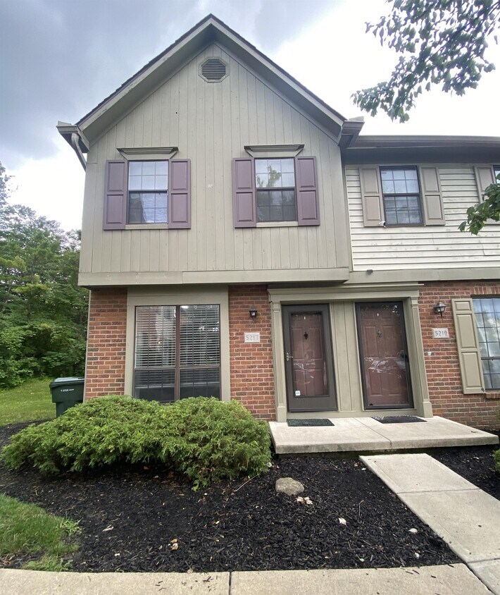 5217 Brandy Oaks Ln, Columbus, OH 43220 Townhome Rentals in Columbus
