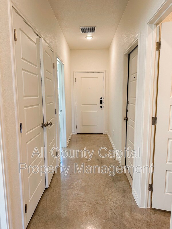 Foto del edificio - 8905 Ash Rd