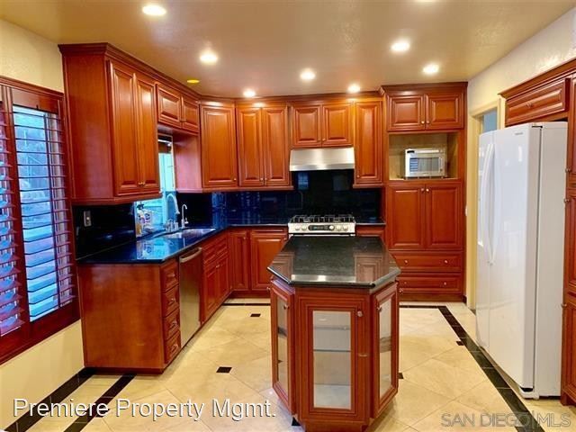 Building Photo - 5 br, 3 bath House - 13672 Quiet Hills Dr