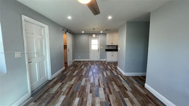 Foto del edificio - 317 SW 8th Ave