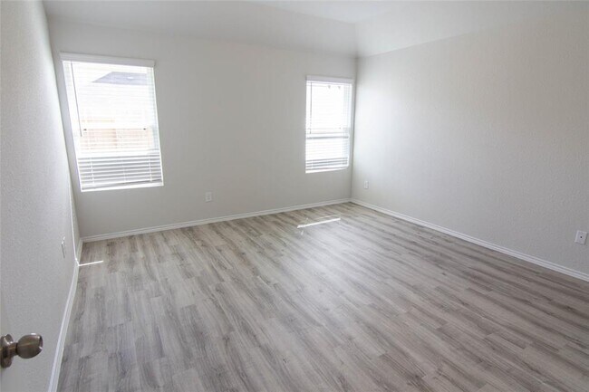 Foto del edificio - 8603 Middleton Oaks Cir