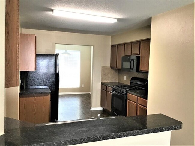 Foto del edificio - 16843 Blackberry Lily Ln