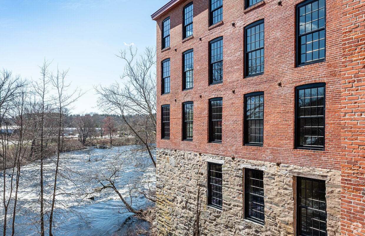 Lofts at Cargill Falls Mill Apartments in Putnam, CT