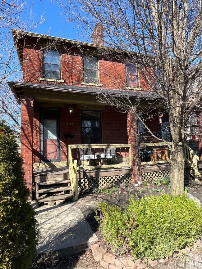 Building Photo - 526-528-528 E Sycamore St