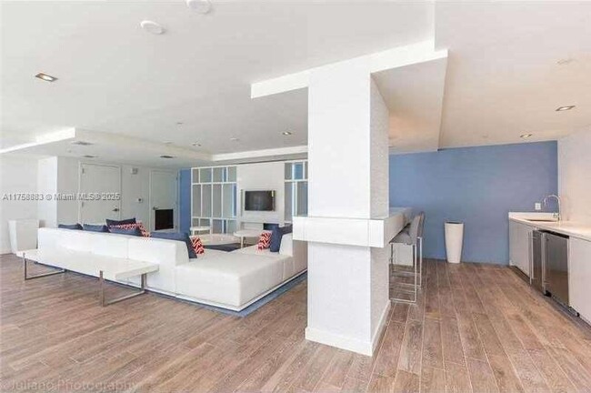 Building Photo - 4250 Biscayne Blvd